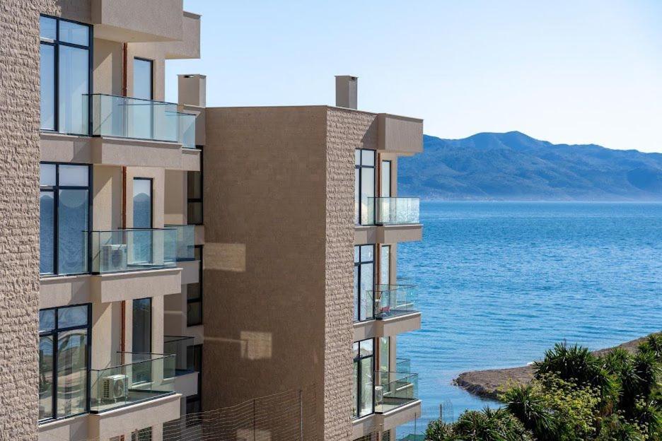 Oni Rooms Saranda Bagian luar foto