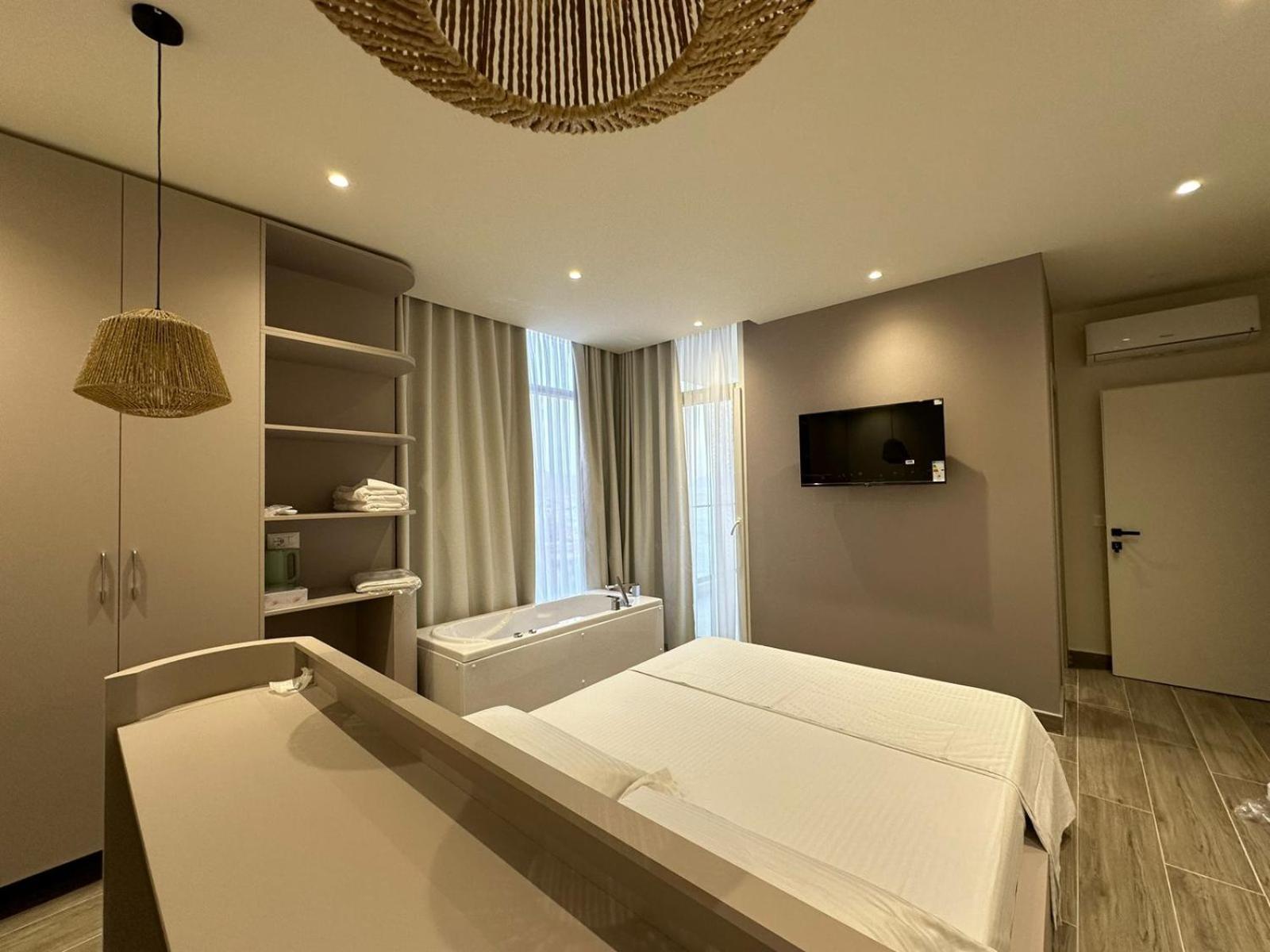 Oni Rooms Saranda Bagian luar foto