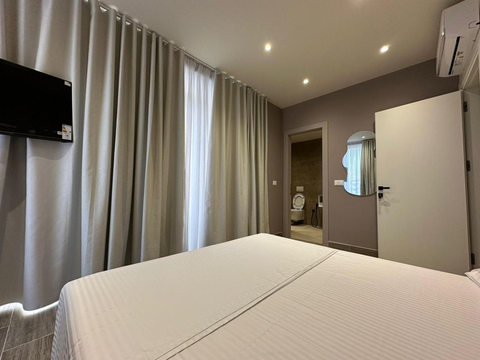 Oni Rooms Saranda Bagian luar foto