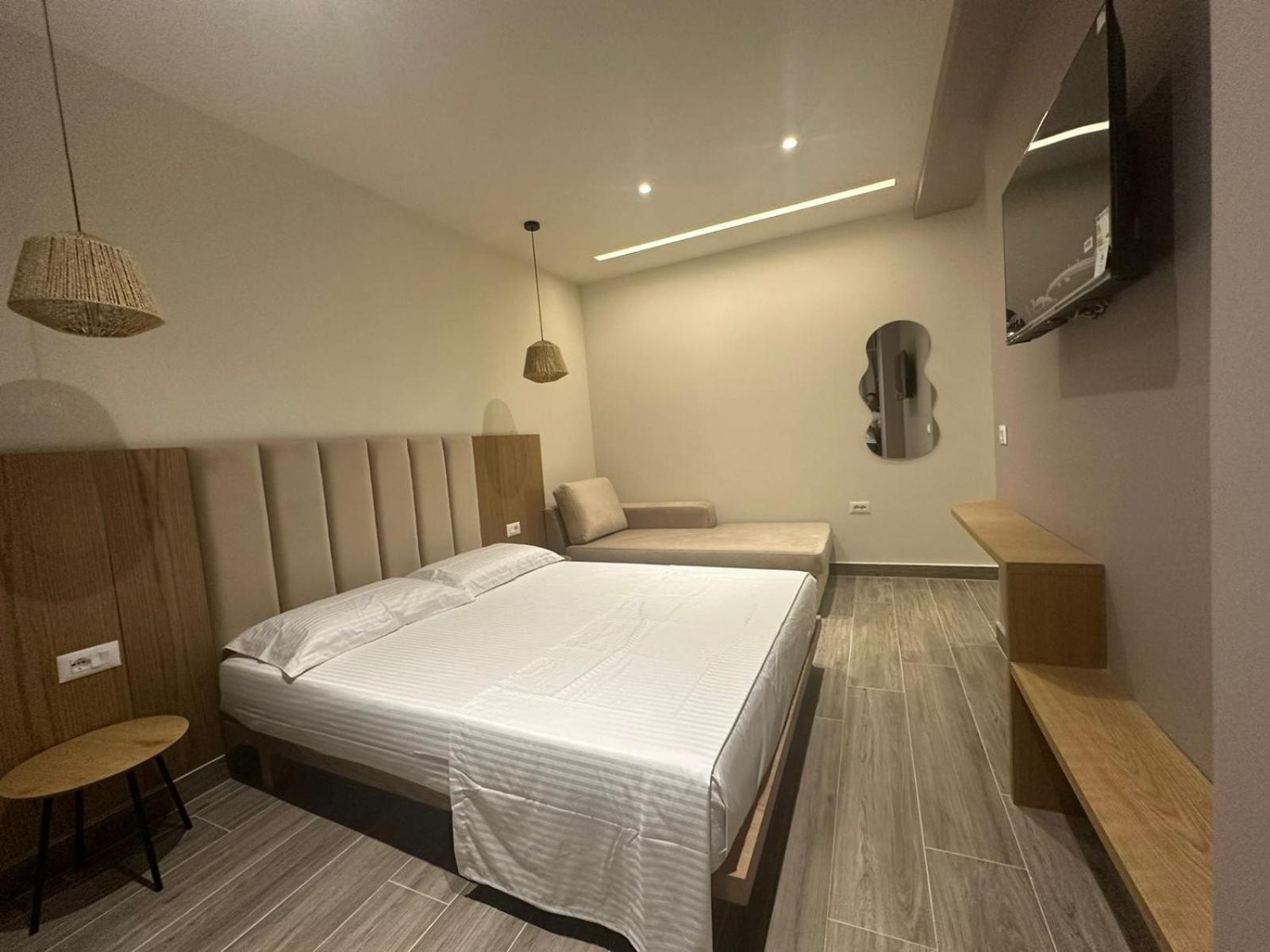 Oni Rooms Saranda Bagian luar foto